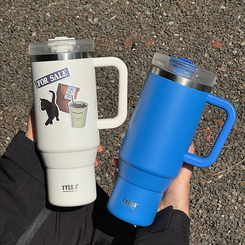 900ml/1200ml Garrafa Tumbler tyeso Caneca de Carro de Aço Sem Teto Com Alça Canudo Térmico Iced Copo de Viagem Isolado a Vácuo Copo de Café Quente.