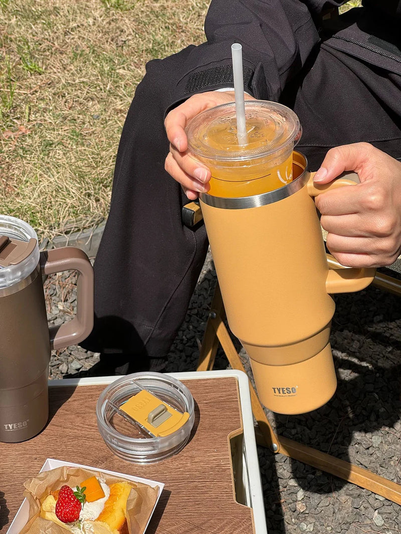 900ml/1200ml Garrafa Tumbler tyeso Caneca de Carro de Aço Sem Teto Com Alça Canudo Térmico Iced Copo de Viagem Isolado a Vácuo Copo de Café Quente.