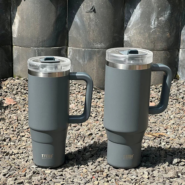 900ml/1200ml Garrafa Tumbler tyeso Caneca de Carro de Aço Sem Teto Com Alça Canudo Térmico Iced Copo de Viagem Isolado a Vácuo Copo de Café Quente.