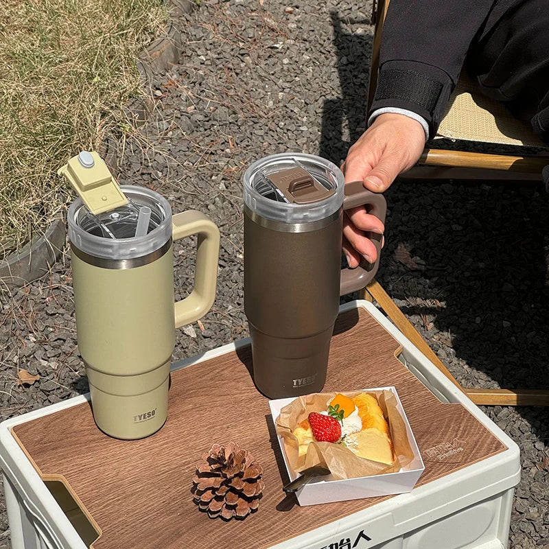 900ml/1200ml Garrafa Tumbler tyeso Caneca de Carro de Aço Sem Teto Com Alça Canudo Térmico Iced Copo de Viagem Isolado a Vácuo Copo de Café Quente.