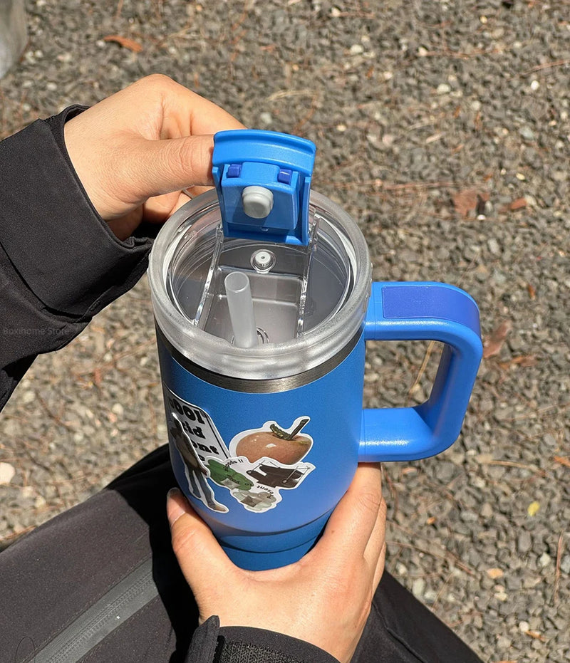 900ml/1200ml Garrafa Tumbler tyeso Caneca de Carro de Aço Sem Teto Com Alça Canudo Térmico Iced Copo de Viagem Isolado a Vácuo Copo de Café Quente.